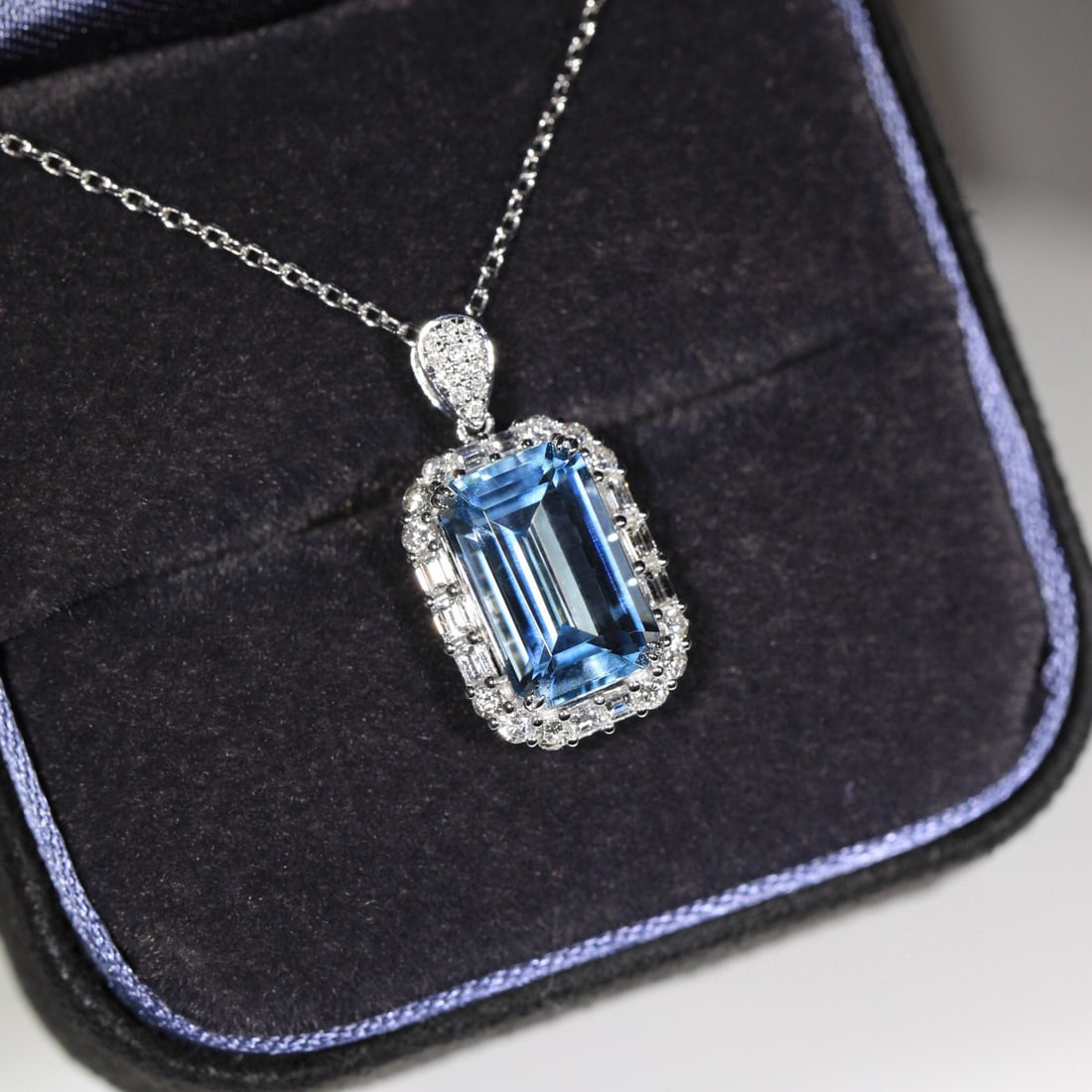 14k Gold 2.33 Ct Natural Aquamarine & Diamond Pendant( Without Chain ) - 5