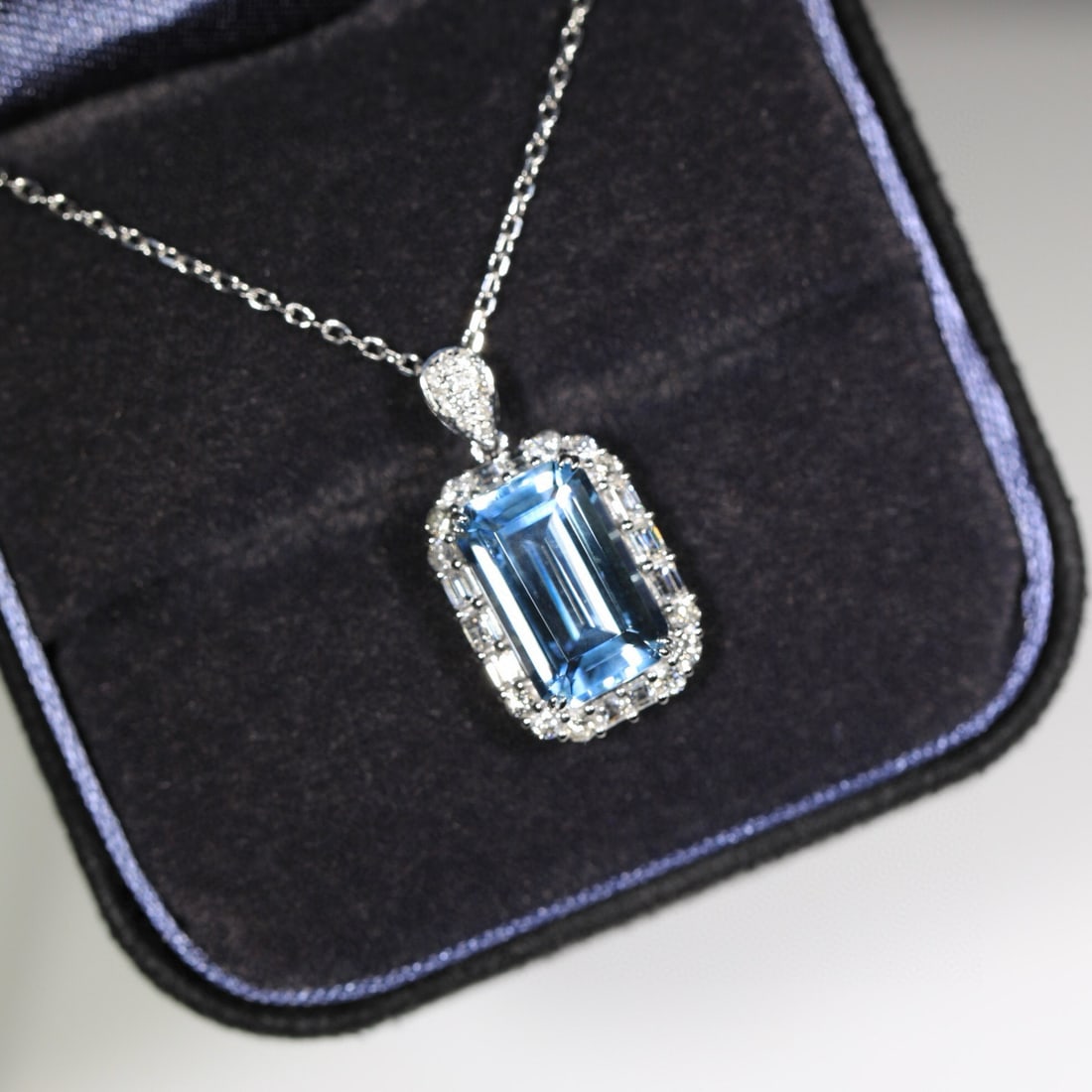 14k Gold 2.33 Ct Natural Aquamarine & Diamond Pendant( Without Chain ) - 6