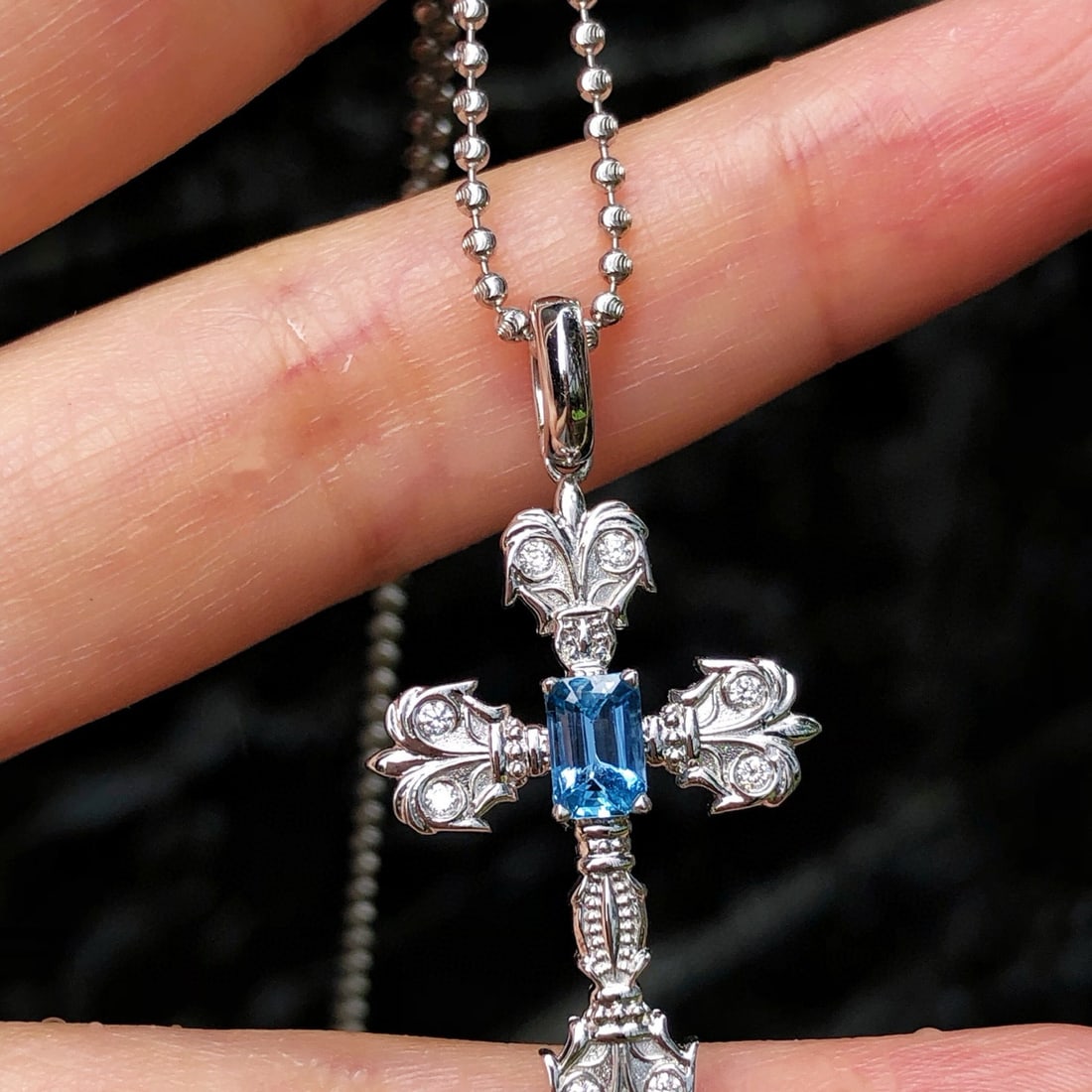 14k Gold 0.51 Ctw Natural Aquamarine & Diamond Pendant( Without Chain ): Ref:231066212 // gold content:14k gold // main gemstone:aquamarine // shape:octagonal // carat weight:0. 41ct // color:santa maria color // treatment:natural // // adjacent gemstone 2 : diamond //