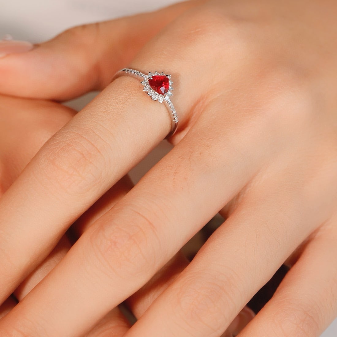 14k Gold 0.80 Ctw Natural Ruby & Diamond Ring - 2