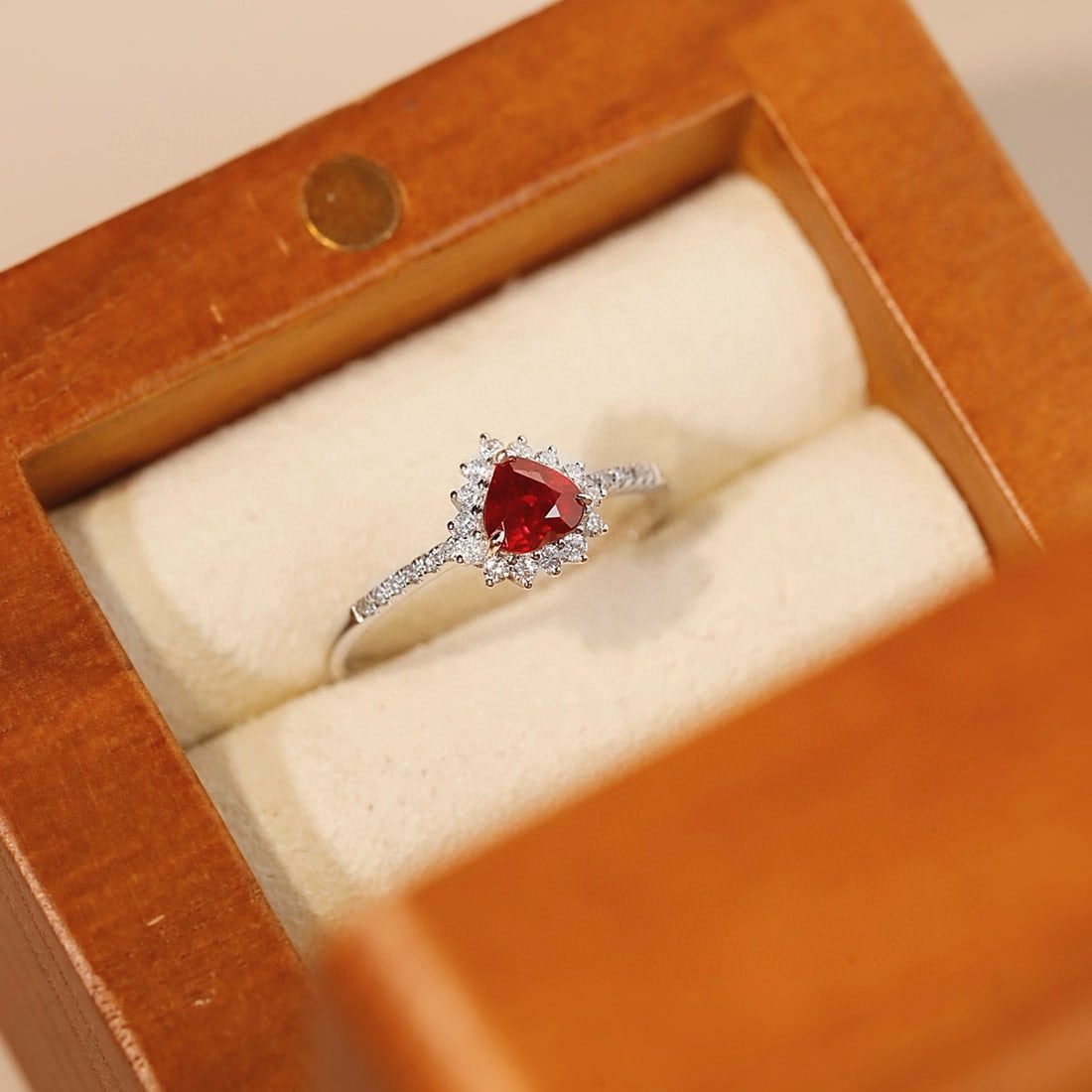 14k Gold 0.80 Ctw Natural Ruby & Diamond Ring - 3