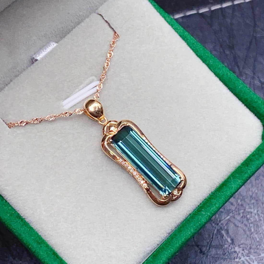 14k Gold 7.15 Ct Natural Tourmaline & Diamond Pendant( Without Chain ): Ref:231066263 // gold content:14k gold // main gemstone:tourmaline // shape:octagonal // carat weight:7. 15ct // color:blue // treatment:natural // // adjacent gemstone 2 : diamond // number of