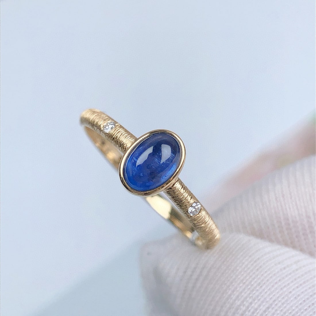 14k Gold 0.75 Ctw Natural Sapphire & Diamond Ring: Ref:231066273 // gold content:14k gold // ring size:7. 25us // // main gemstone:sapphire // shape:oval // carat weight:0. 73ct // color:blue // treatment:natural // // adjacent gemstone 2 :