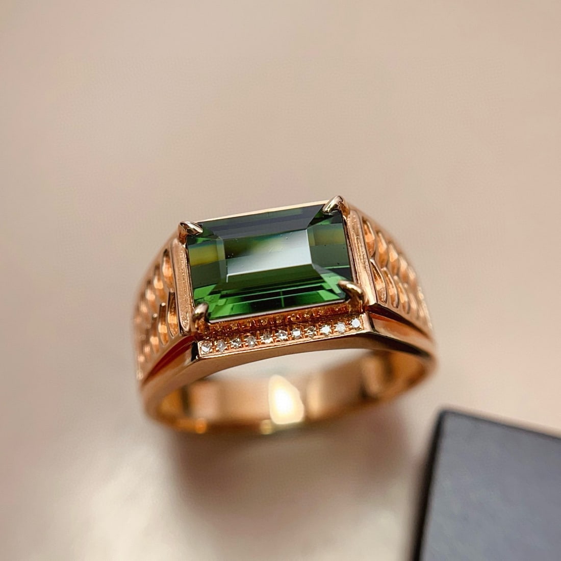 14k Gold 2.80 Ct Natural Tourmaline & Diamond & Men¡¯s Ring: Ref:231066286 // gold content:14k gold // ring size:8us // // main gemstone:tourmaline // shape:octagonal // carat weight:2. 80ct // color:green // treatment:natural // // adjacent gemstone 2 :