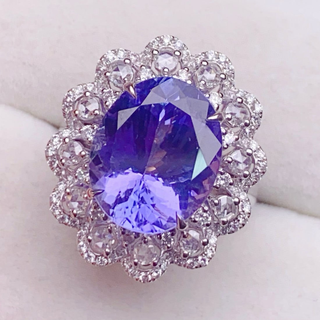 14k Gold 7.56 Ctw Natural Tanzanite & Diamond Ring - 2