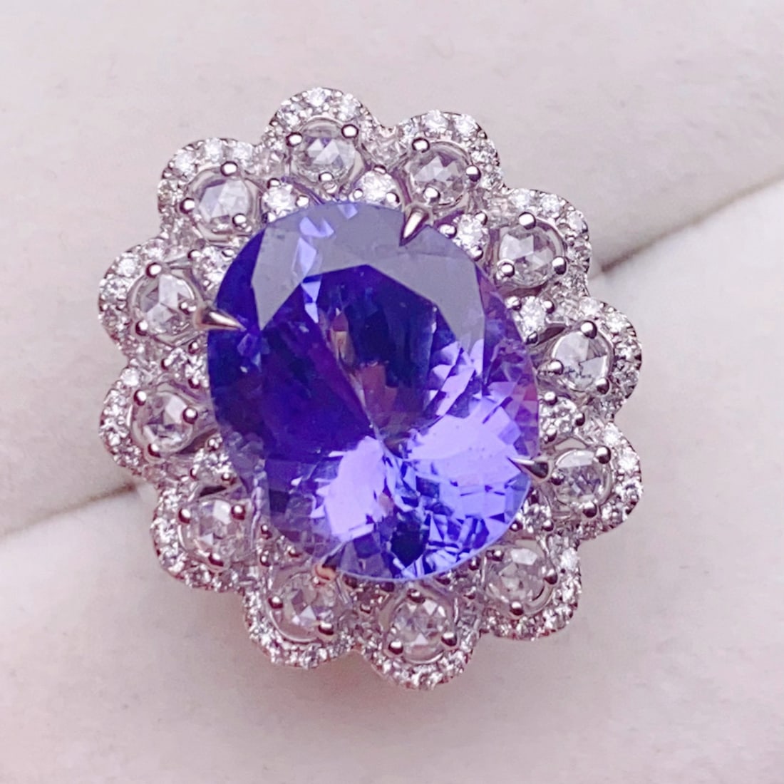 14k Gold 7.56 Ctw Natural Tanzanite & Diamond Ring - 6