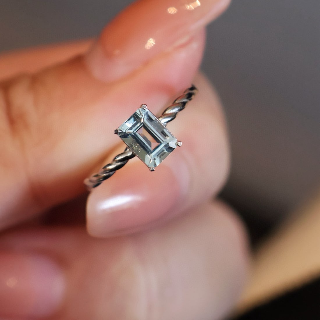 14k Gold 0.88 Ct Natural Aquamarine Ring: Ref:231066323 // gold content:14k gold // ring size:7. 25us // // main gemstone:aquamarine // shape:octagonal // carat weight:0. 88ct // color:blue // treatment:natural // Condition: NewLow