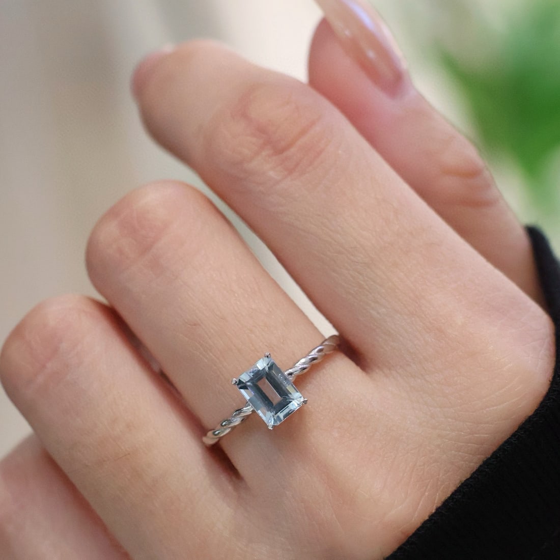 14k Gold 0.88 Ct Natural Aquamarine Ring - 6