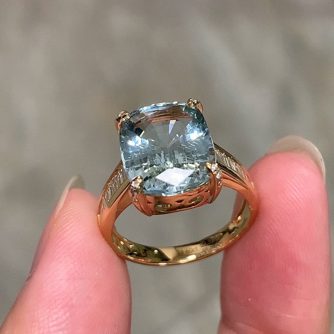 14k Gold 4.60 Ct Natural Aquamarine & Diamond Ring - 6