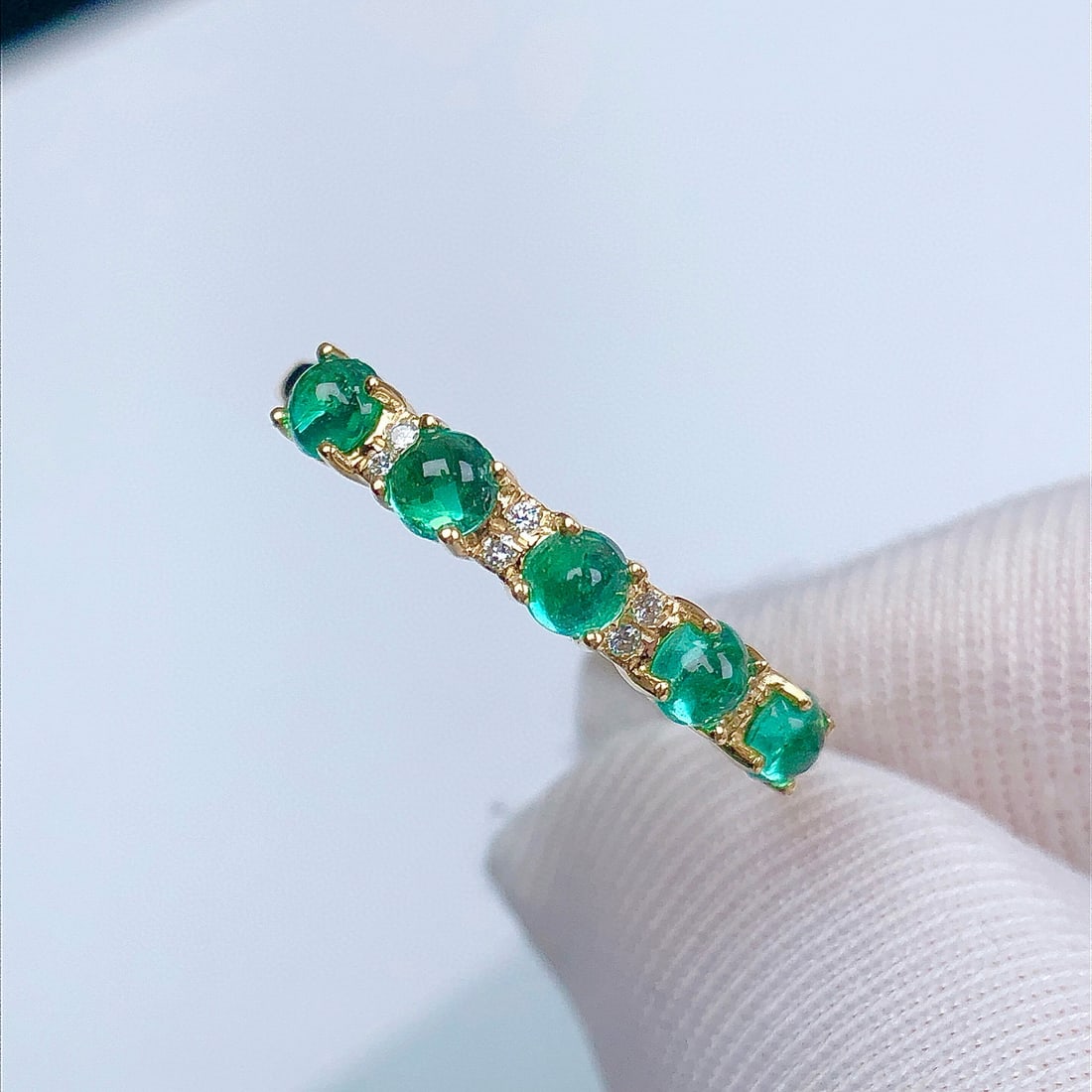 14k Gold 0.76 Ctw Natural Emerald & Diamond Ring: Ref:231066367 // gold content:14k gold // ring size:7. 25us // // main gemstone:emerald // shape:round // carat weight:0. 70ct // color:green // treatment:natural // cut grade:g // // adjacent