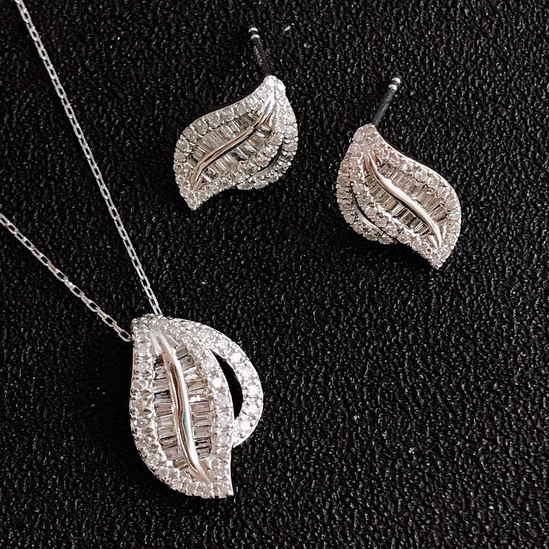 14k Gold 1.06 Ctw Natural H Diamond Jewelry Set: Ref:231066405 // gold content:14k gold // necklace // main gemstone:diamond // shape:multiply // carat weight:0. 48ct // clarity grade:vs-si // color:h // treatment:natural // // earrings // main