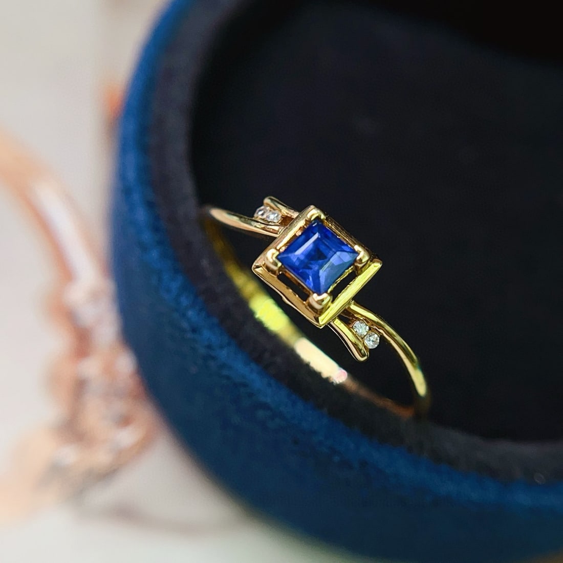 14k Gold 0.35 Ct Natural Sapphire & Diamond Ring - 3