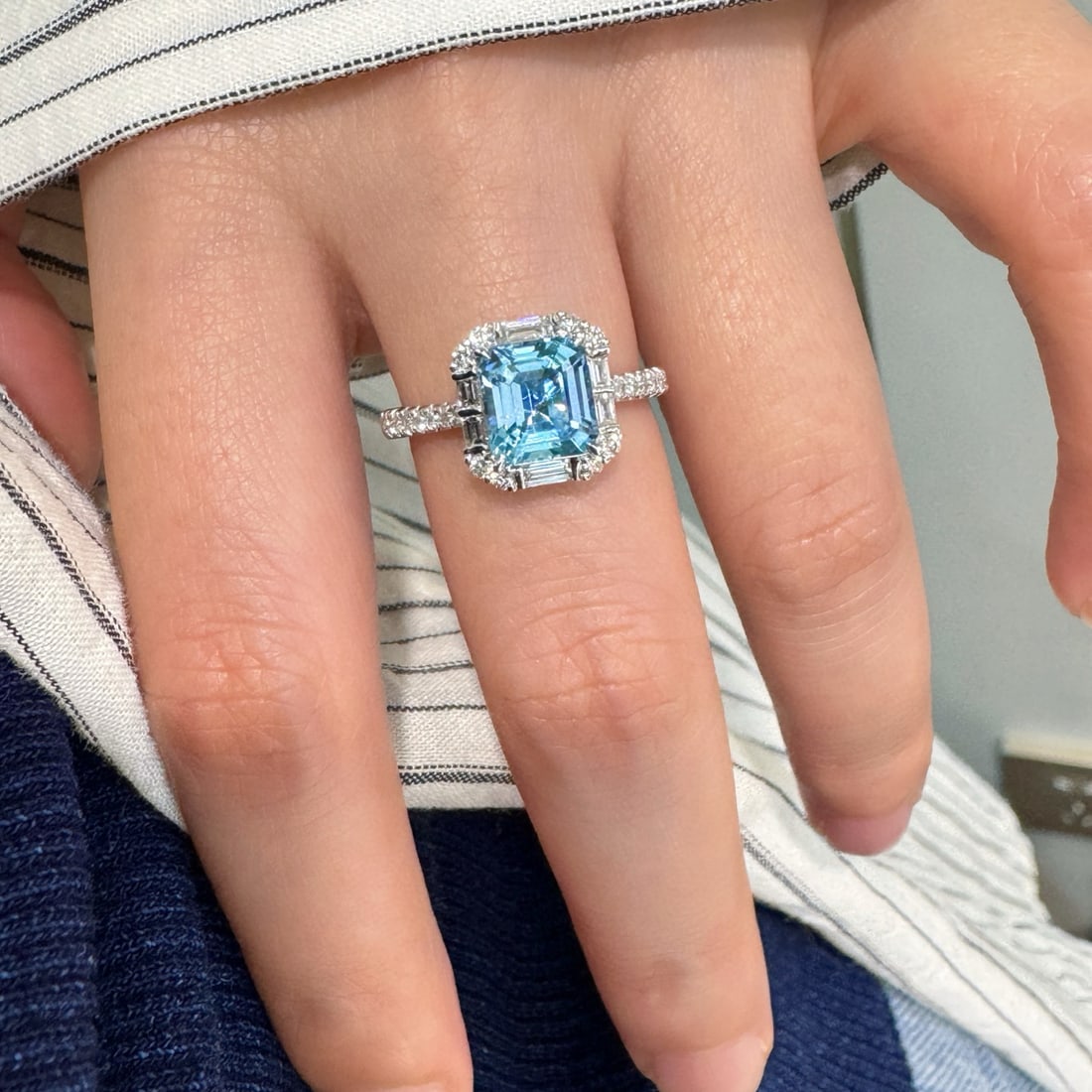 14k Gold 2.16 Ctw Natural Aquamarine & Diamond Ring - 6