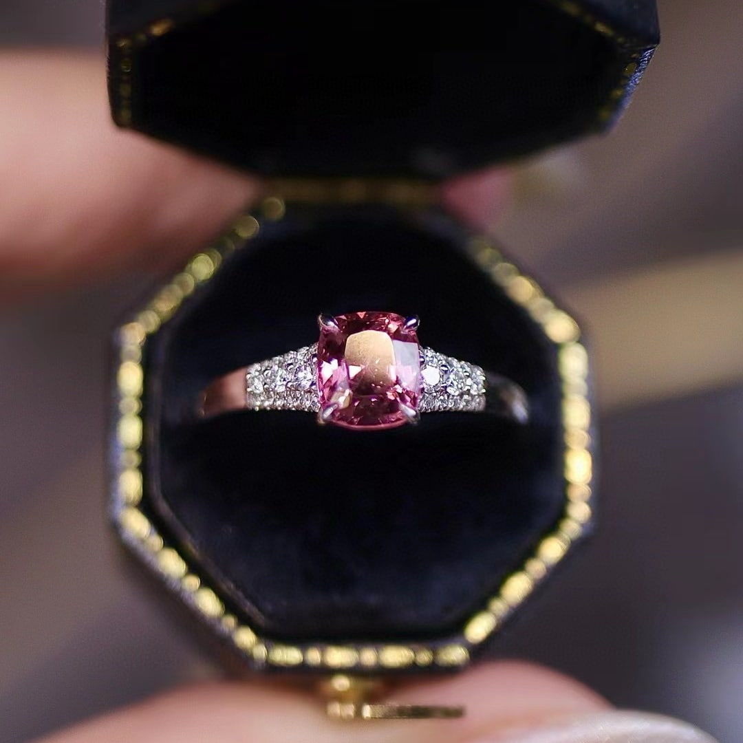 14k Gold 1.28 Ctw Natural Spinel & Lab Grown Diamond Ring: Ref:231066434 // gold content:14k gold // ring size:7. 25us // // main gemstone:spinel // shape:cushion // carat weight:1. 12ct // color:pink // treatment:natural // // adjacent gemstone 2 : lab