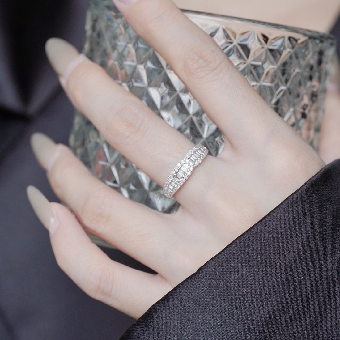 14k Gold 0.68 Ct Natural H Diamond Ring - 7