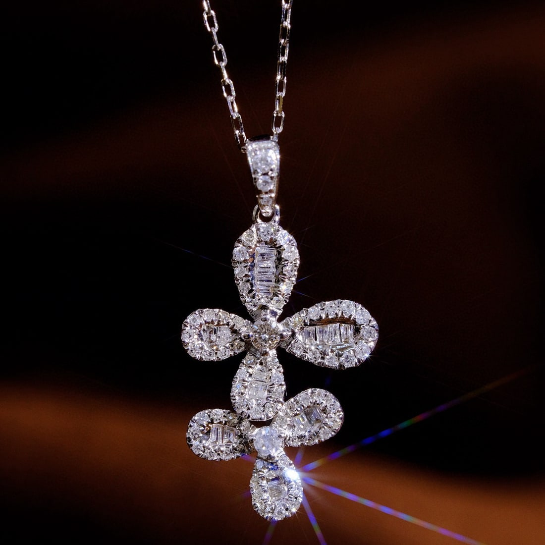 14k Gold 0.45 Ct Natural H Diamond Necklace: Ref:231066446 // gold content:14k gold // main gemstone:diamond // shape:multiply // carat weight:0. 45ct // clarity grade:vs-si // color:h // treatment:natural // Condition: New Low Estimate: 2400.0