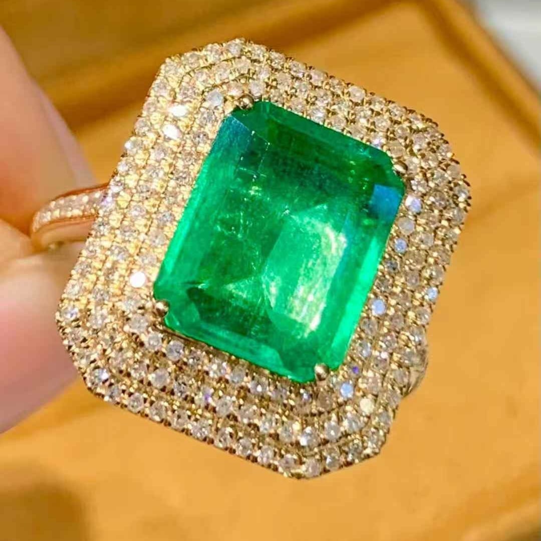 14k Gold 2.6 Ct Natural Emerald & Diamond Ring - 4