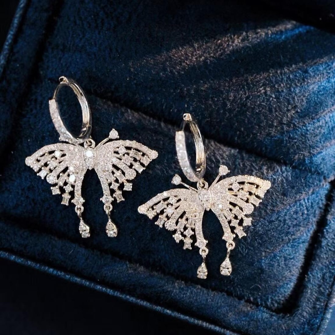 14k Gold 1.36 Ct Natural H Diamond & Butterfly Earrings: Ref:231123009 // gold content:14k gold // main gemstone:diamond // shape:multiple // carat weight:1. 36ct // clarity grade:vs-si // color:h // treatment:natural // Condition: NewLow Estimate: