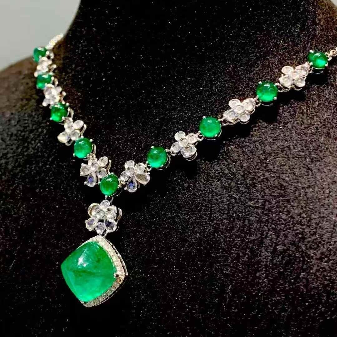 14k Gold 6.3 Ct Natural Emerald & Diamond & Sapphire Necklace - 2