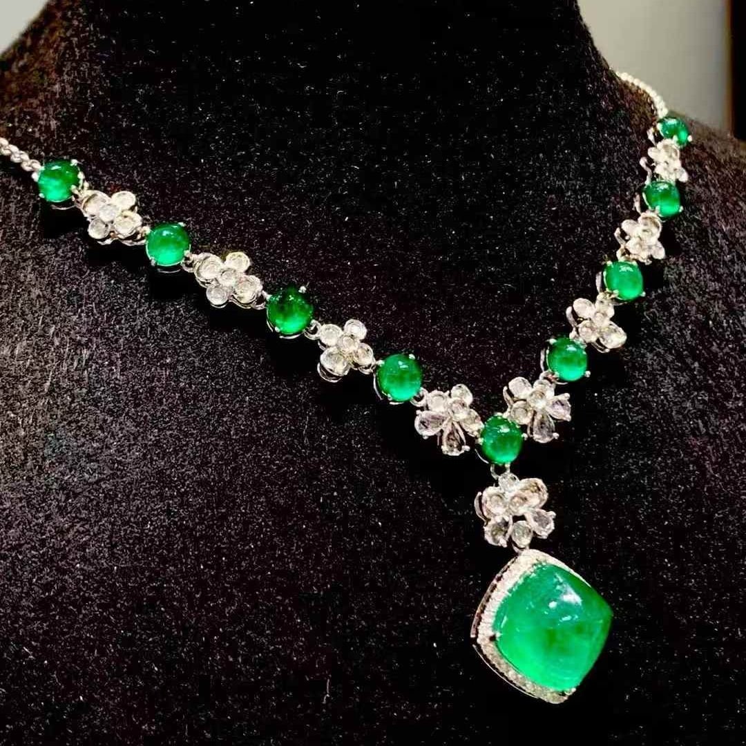 14k Gold 6.3 Ct Natural Emerald & Diamond & Sapphire Necklace - 4