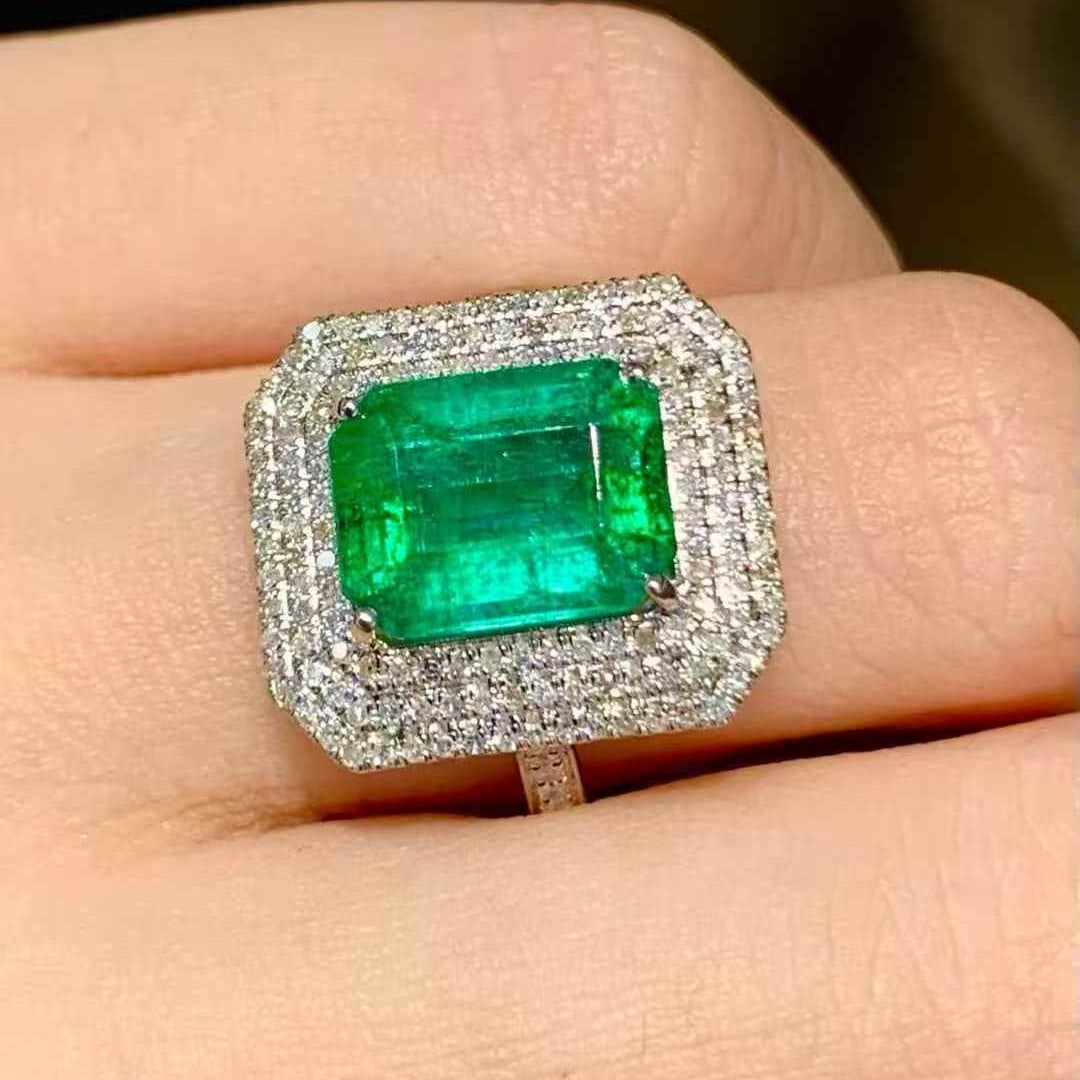 14k Gold 6.9 Ct Natural Emerald & Diamond Ring - 2