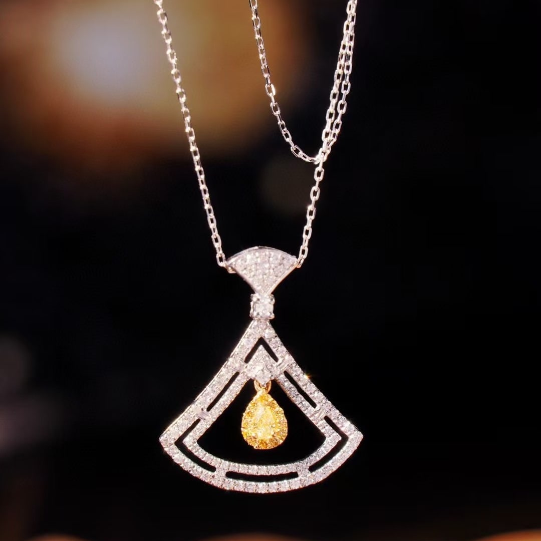 14k Gold 0.5 Ct Natural Color Diamond Necklace: Ref:231123093 // gold content:14k gold // main gemstone:color diamond // shape:multiple // carat weight:0. 5ct // clarity grade:vs-si // color:color // treatment:natural // High Estimate: 3200Low