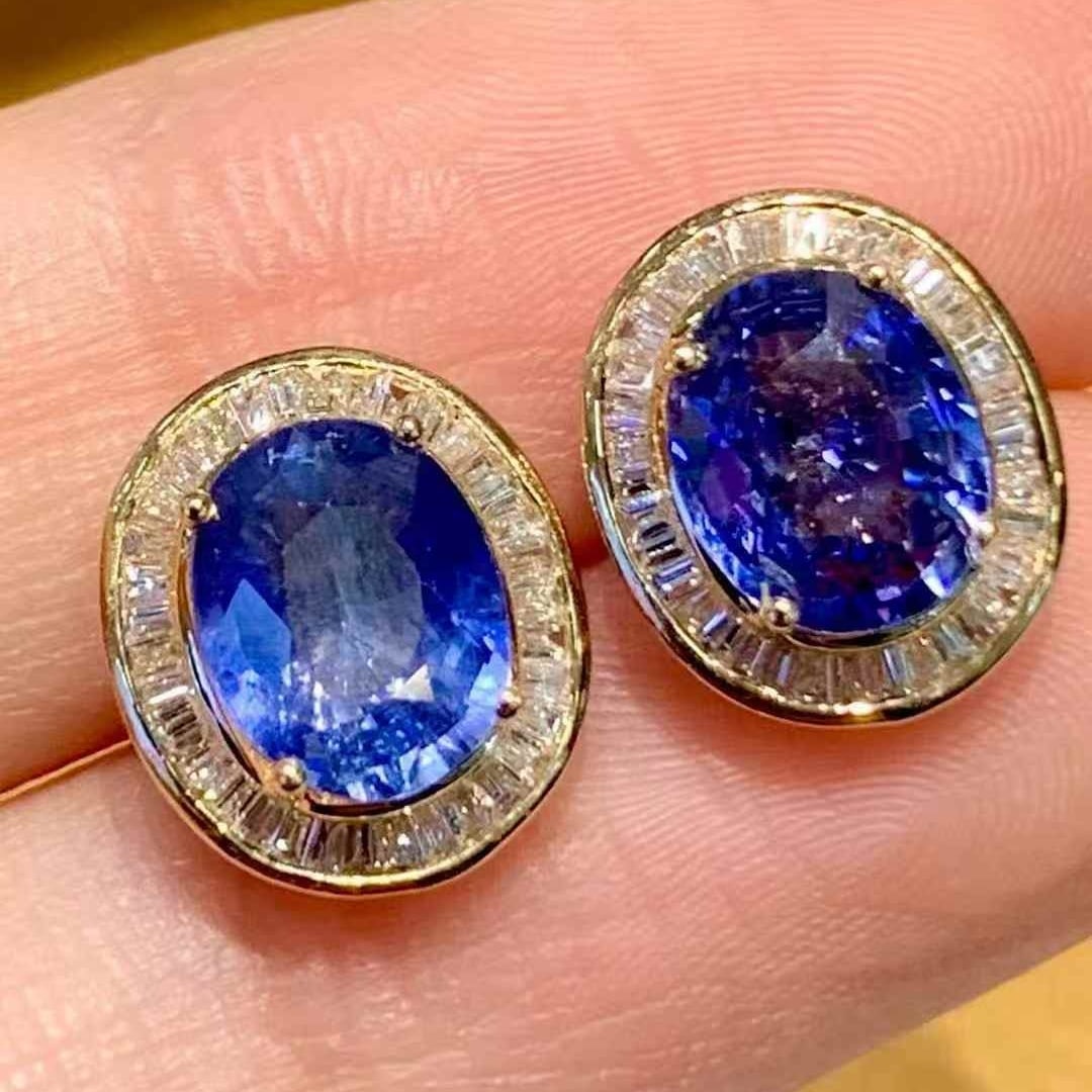 14k Gold 3.3 Ct Natural Sapphire & Diamond Earrings: Ref:231123124 // gold content:14k gold // main gemstone:sapphire // shape:oval // carat weight:3. 3ct // color:blue // treatment:natural // // adjacent gemstone 2 : diamond // shape:baguette //