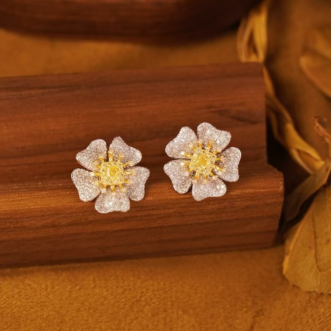 14k Gold 1.1 Ct Natural Color Diamond & Flowers Earrings: Ref:231123137 // gold content:14k gold // main gemstone:color diamond // shape:multiple // carat weight:1. 1ct // clarity grade:vs-si // color:color // treatment:natural // High Estimate: 5300Low