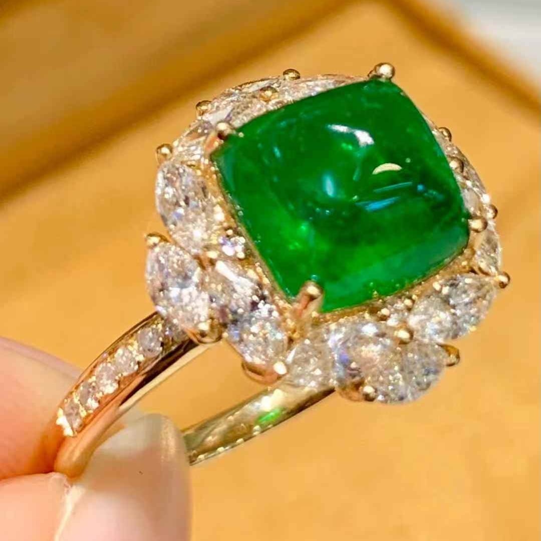 14k Gold 3.2 Ct Natural Emerald & Diamond Ring - 2