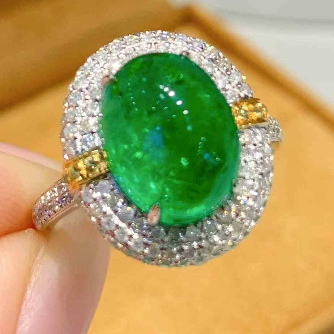 14k Gold 4.9 Ct Natural Emerald & Diamond Ring - 2