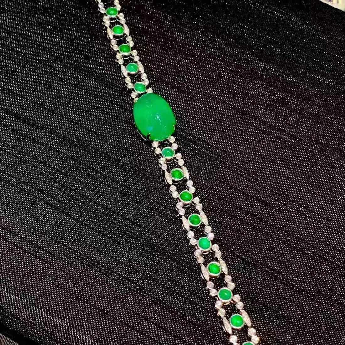 14k Gold 9.10 Ct Natural Emerald & Diamond Bracelet - 4