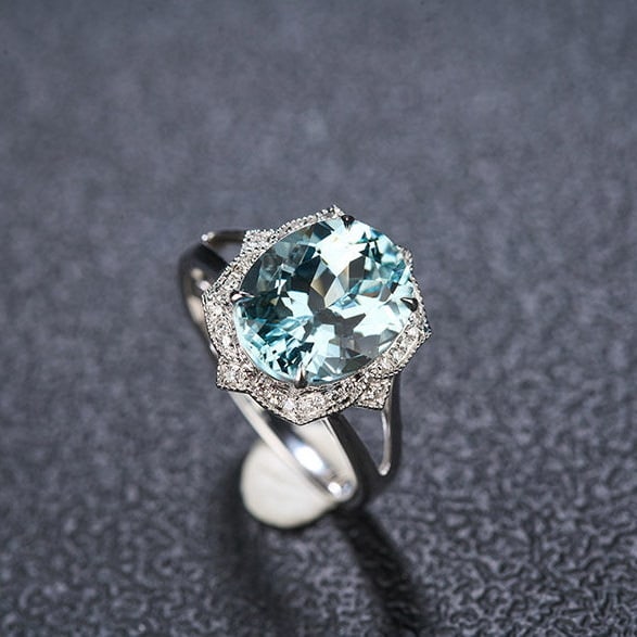 14k Gold 4.17 Ct Natural Aquamarine & Diamond Ring - 7