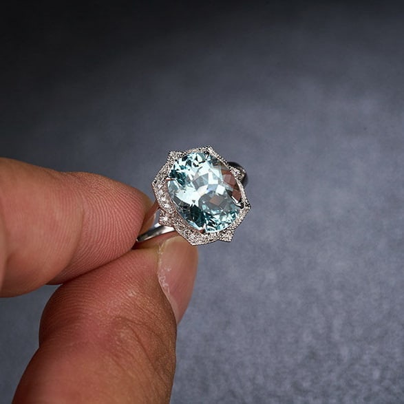 14k Gold 4.17 Ct Natural Aquamarine & Diamond Ring - 8