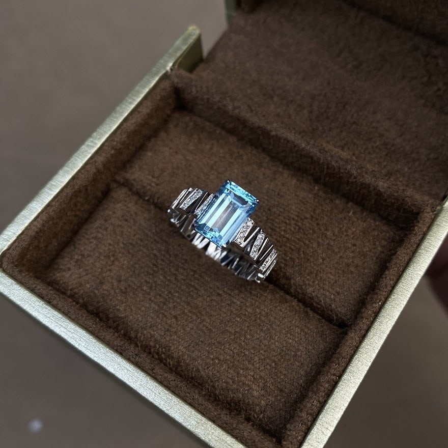 14k Gold 1.85 Ct Natural Aquamarine & Diamond Ring - 5