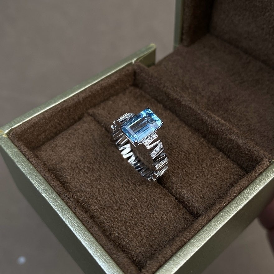 14k Gold 1.85 Ct Natural Aquamarine & Diamond Ring - 6