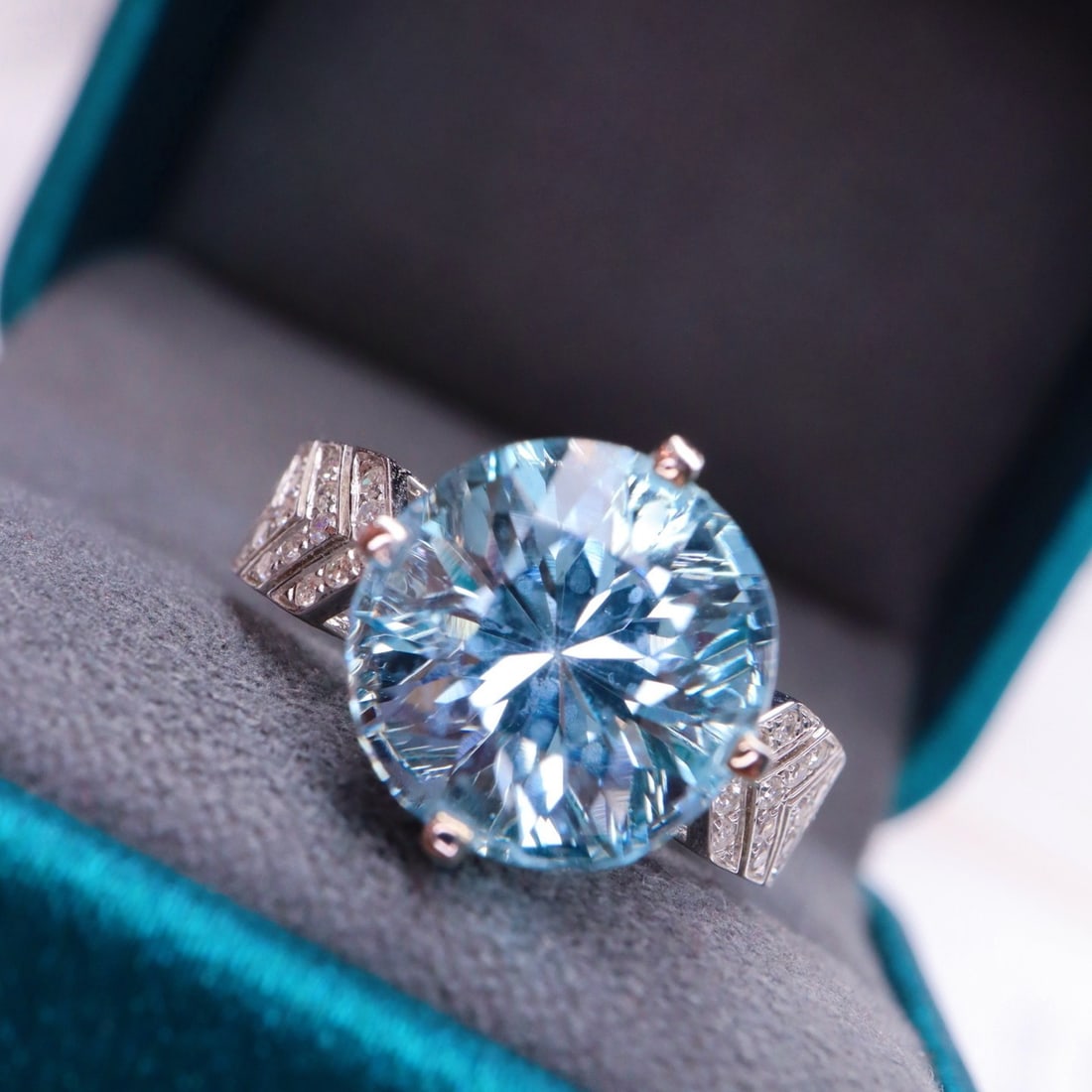 14k Gold 5.57 Ctw Natural Aquamarine & Diamond Ring - 5