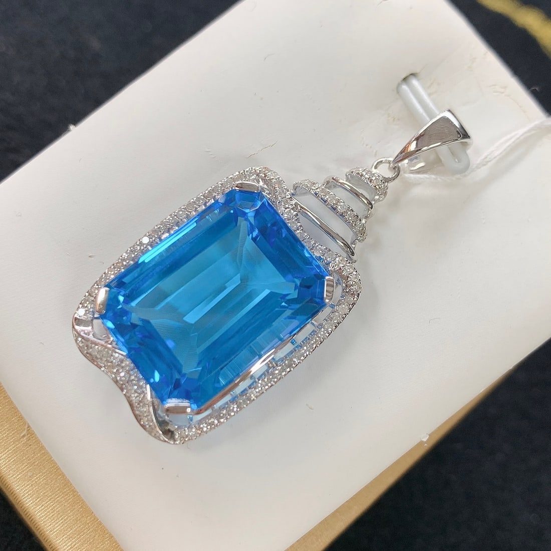 14k Gold 27.65 Ctw Natural Topaz & Diamond Pendant( Without Chain ) - 2