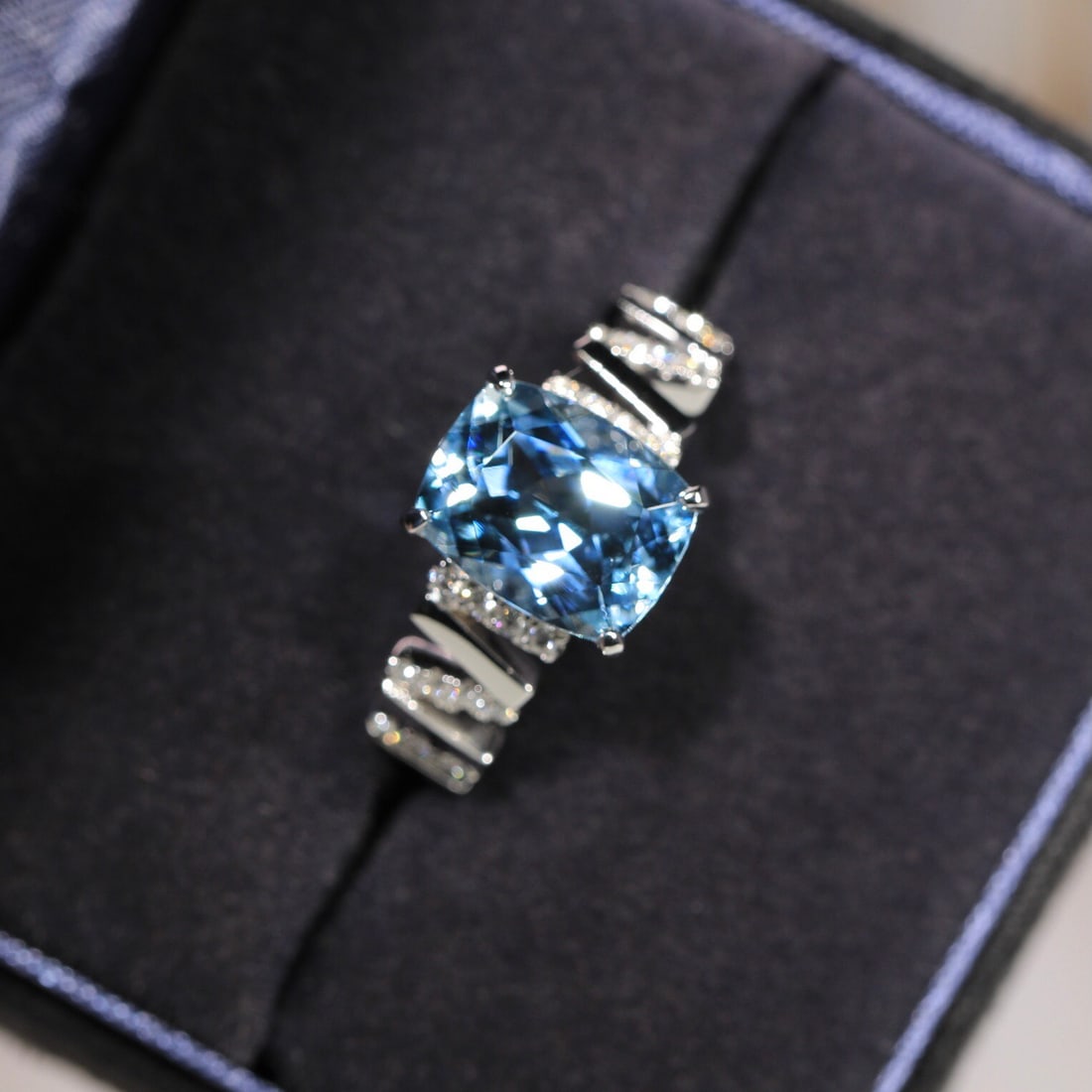 14k Gold 2.32 Ct Natural Aquamarine & Diamond Ring - 6