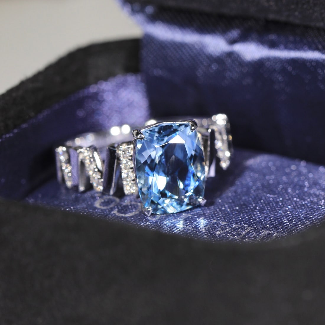 14k Gold 2.32 Ct Natural Aquamarine & Diamond Ring - 7