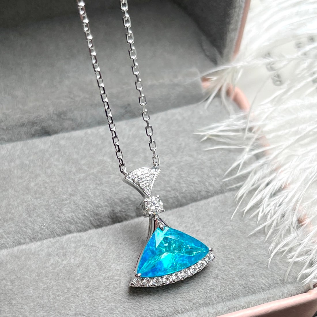 14k Gold 2.71 Ctw Natural Paraiba Tourmaline & Diamond Necklace - 2