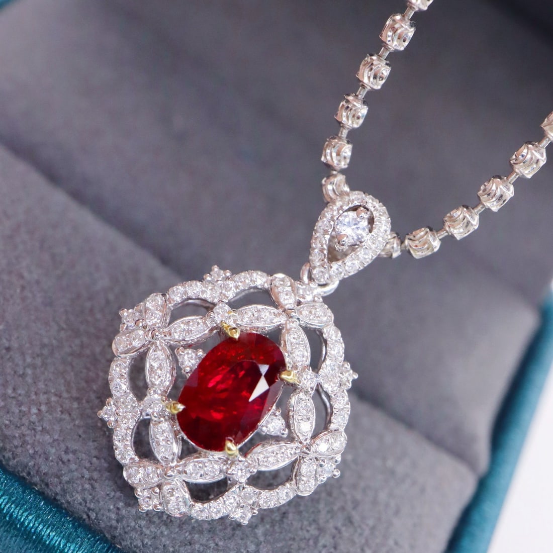 14k Gold 1.05 Ctw Natural Ruby & Diamond Pendant( Without Chain ): Ref:231124120 // gold content:14k gold // main gemstone:ruby // shape:oval // carat weight:0. 78ct // color:pigeonblood red // treatment:natural // // adjacent gemstone 2 : diamond // shape:round