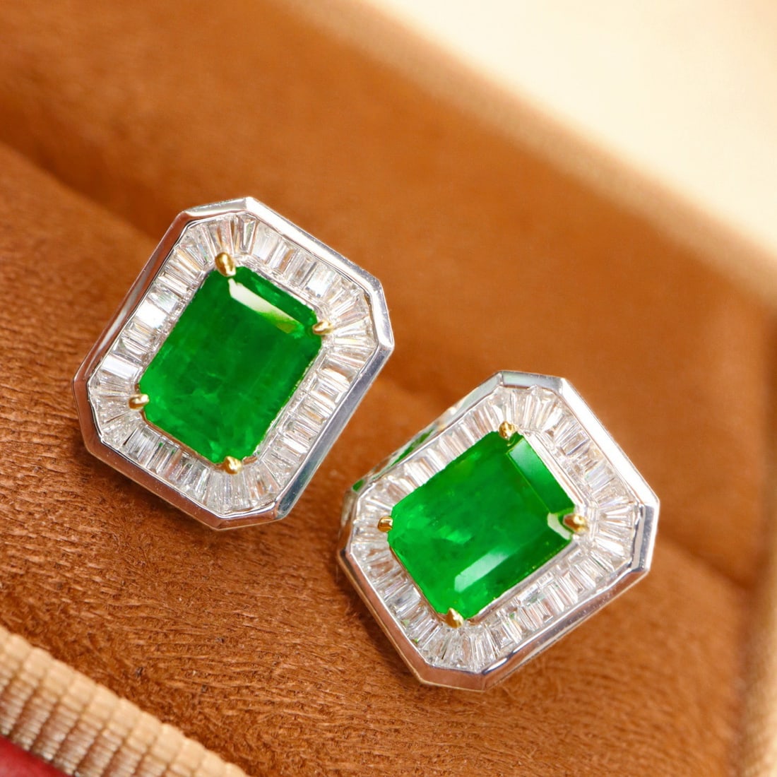 14k Gold 2.03 Ctw Vivid Green Natural Emerald & Diamond Earrings - 2