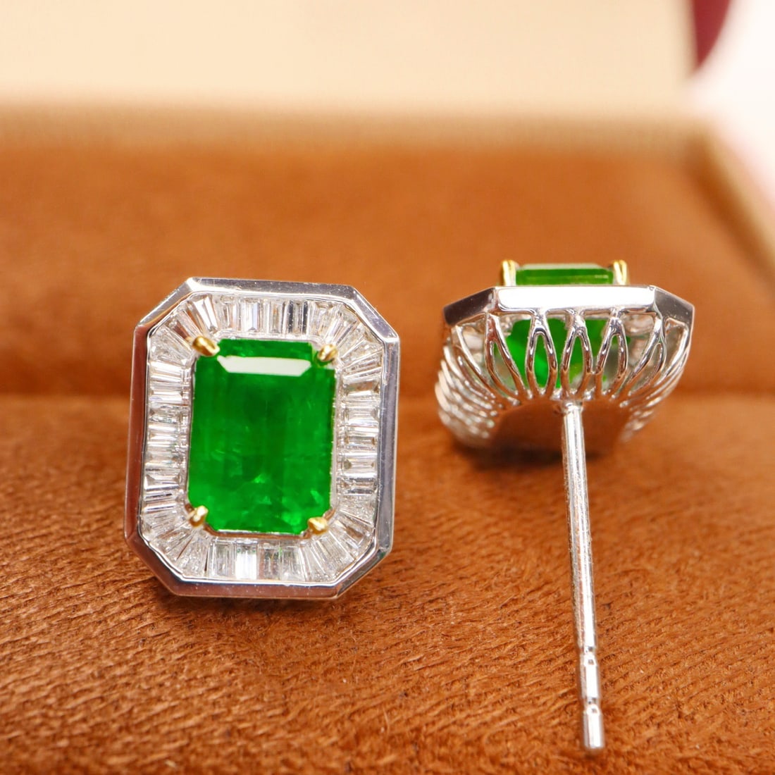 14k Gold 2.03 Ctw Vivid Green Natural Emerald & Diamond Earrings - 3