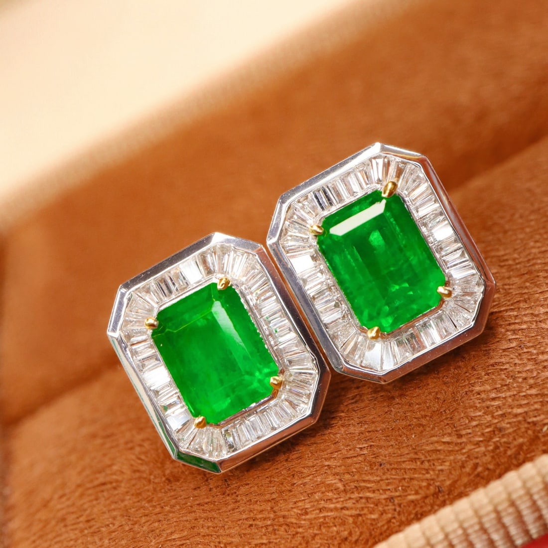 14k Gold 2.03 Ctw Vivid Green Natural Emerald & Diamond Earrings - 4