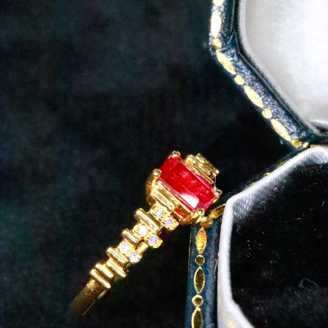 14k Gold 0.45 Ctw Natural Ruby & Diamond Ring - 3