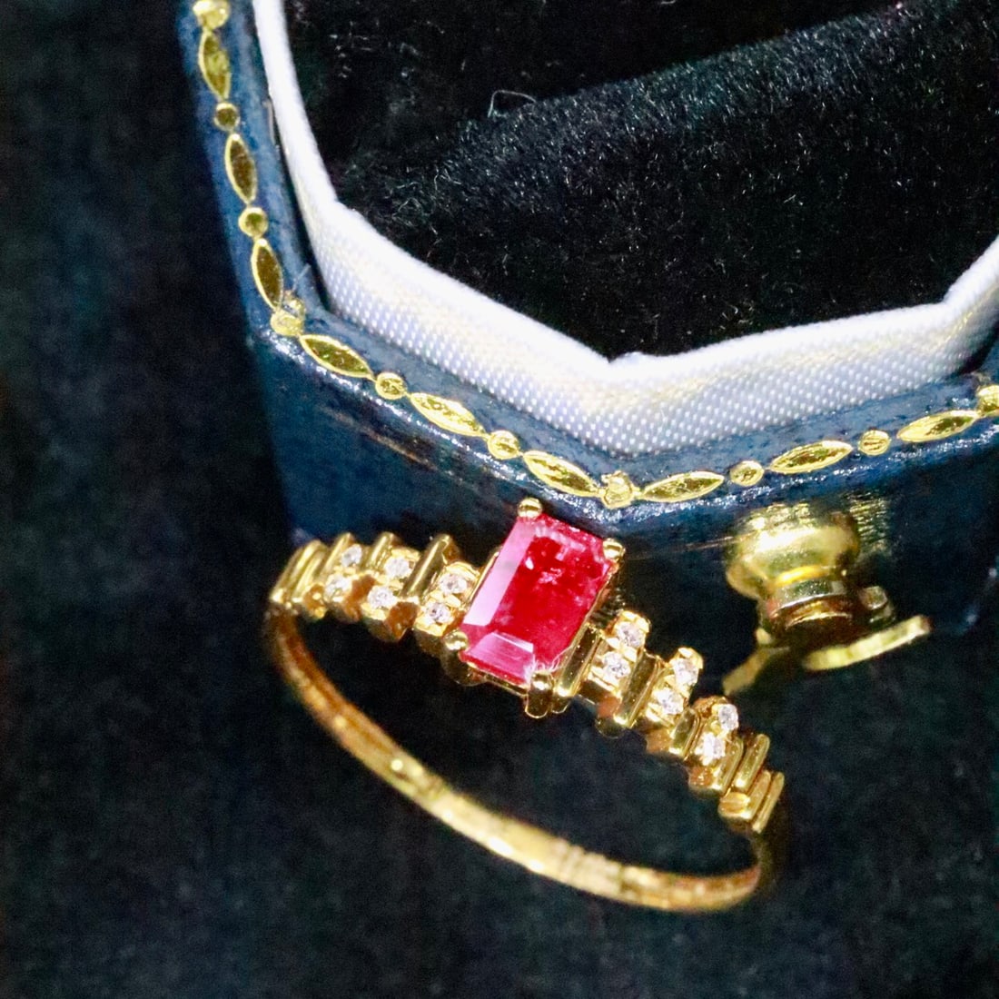 14k Gold 0.45 Ctw Natural Ruby & Diamond Ring - 4