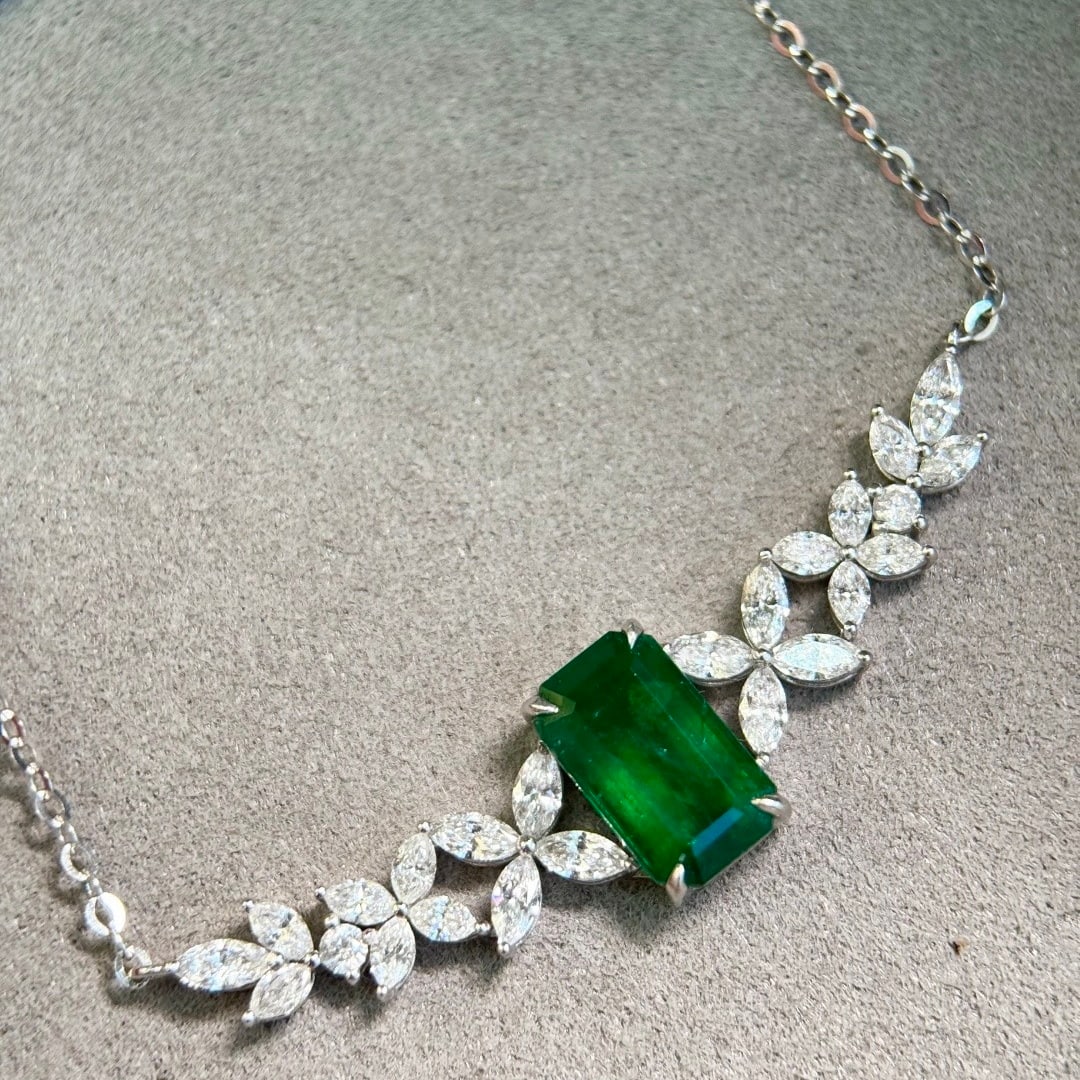 14k Gold 3.03 Ctw Vivid Green Natural Emerald & Diamond Necklace (1 of 8)