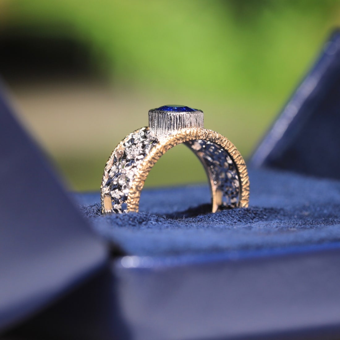 14k Gold 1.43 Ct Vivid Blue Natural Sapphire & Diamond Ring - 7