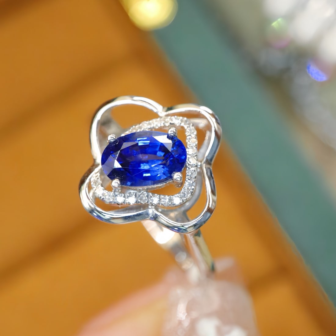 14k Gold 1.07 Ctw Vivid Blue Natural Sapphire & Diamond Ring - 3