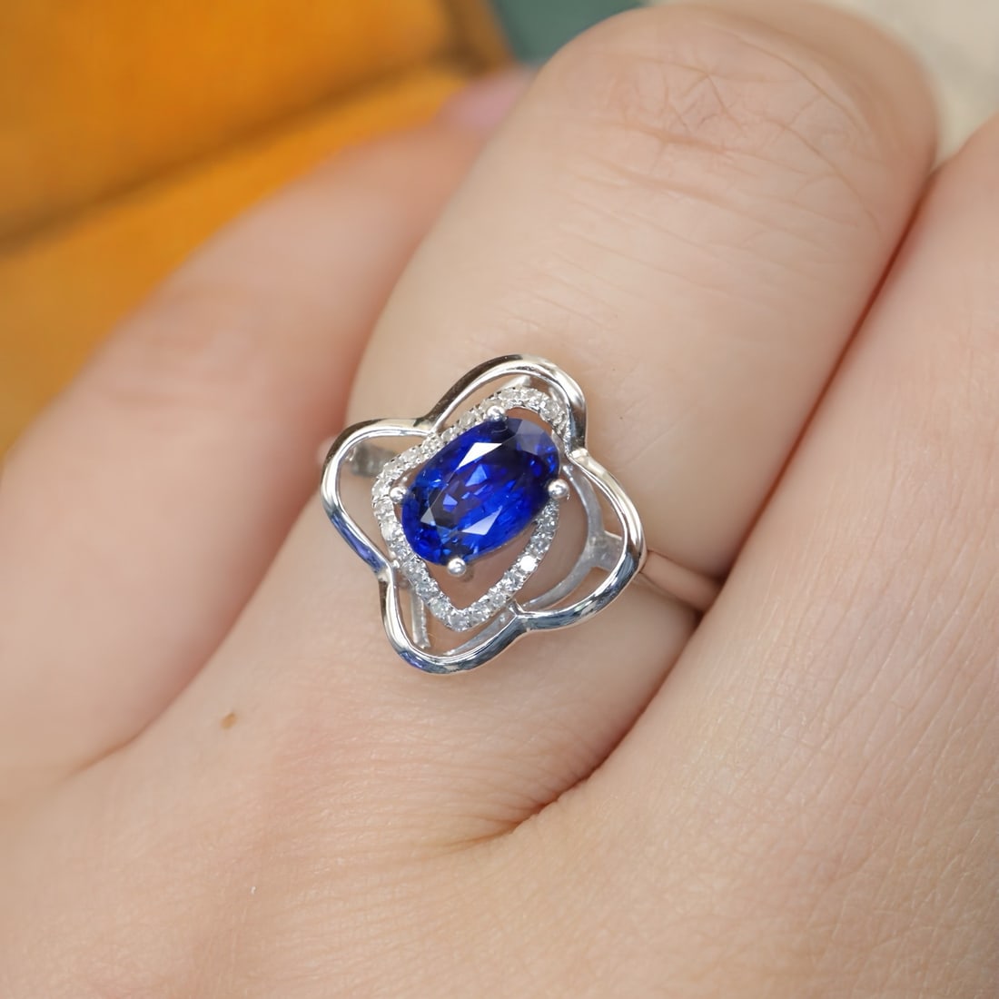 14k Gold 1.07 Ctw Vivid Blue Natural Sapphire & Diamond Ring - 5